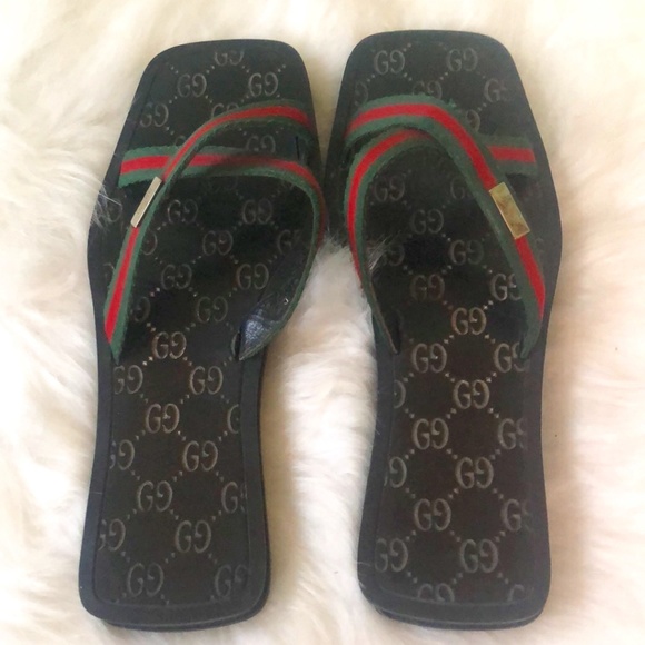 Gucci Black Sandals with Red and Green Accents - Picture 3 of 16